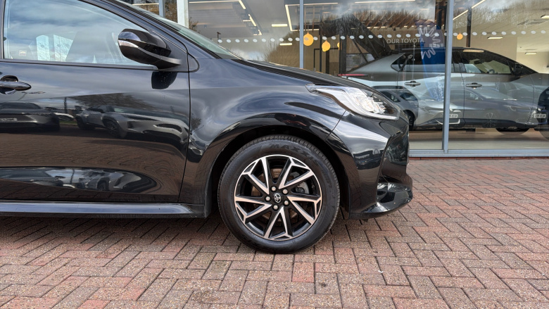 Toyota Yaris 1.5 Hybrid Design 5dr CVT Hybrid Hatchback